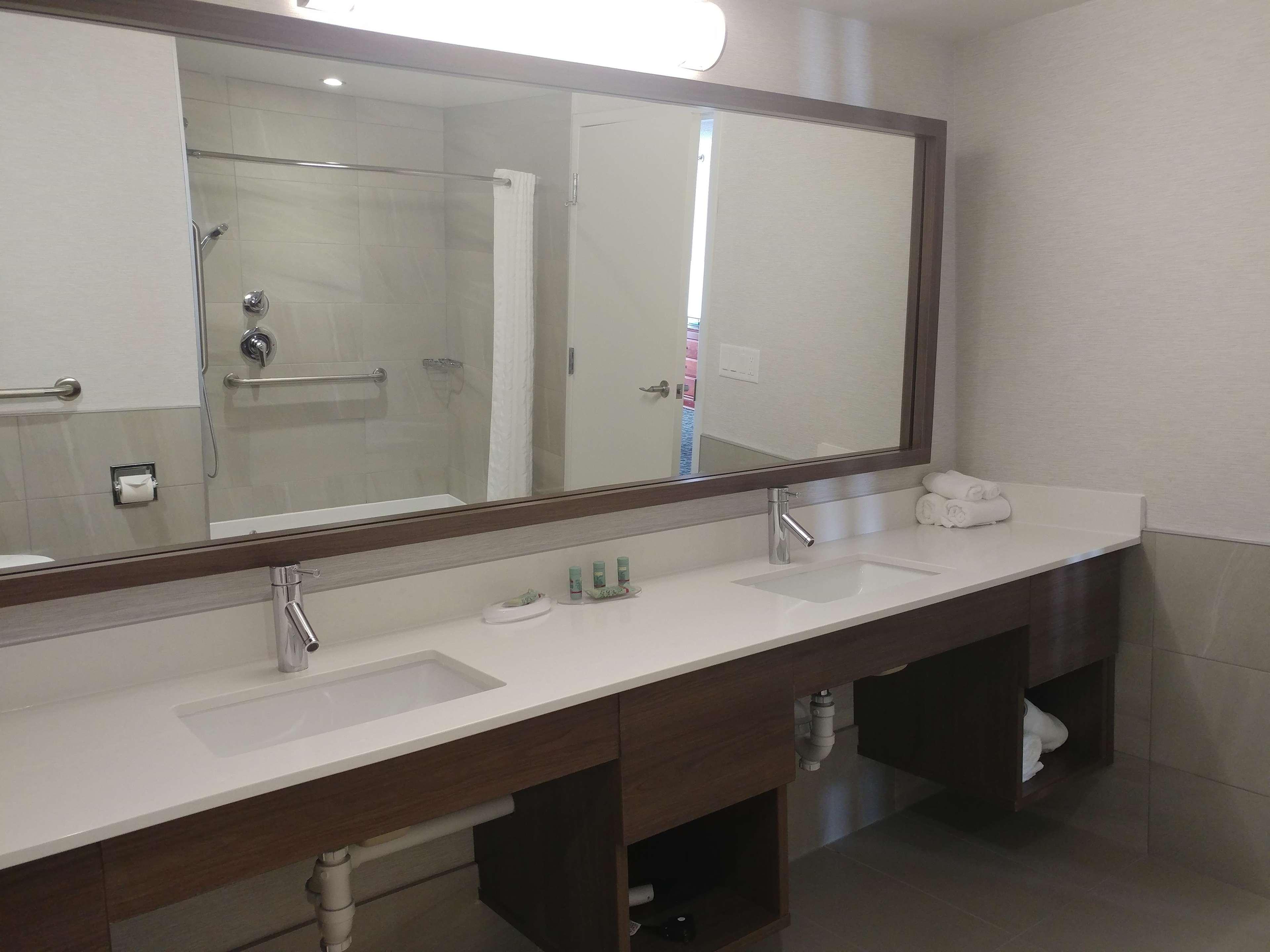 Best Western Hotel Brossard Eksteriør bilde