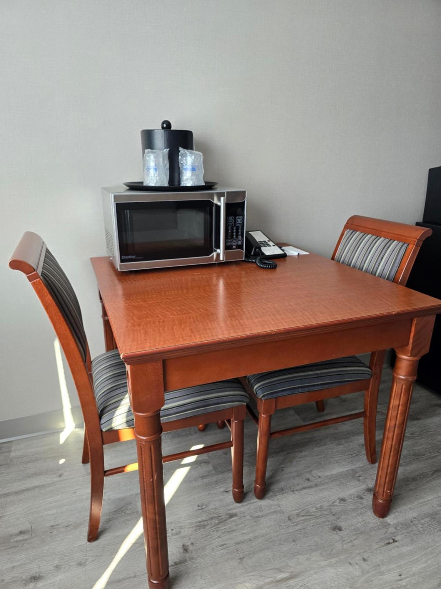 Best Western Hotel Brossard Eksteriør bilde